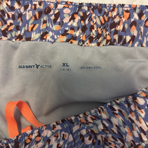 Old Navy Active Shorts Lot of 2 - Picture 5 of 7